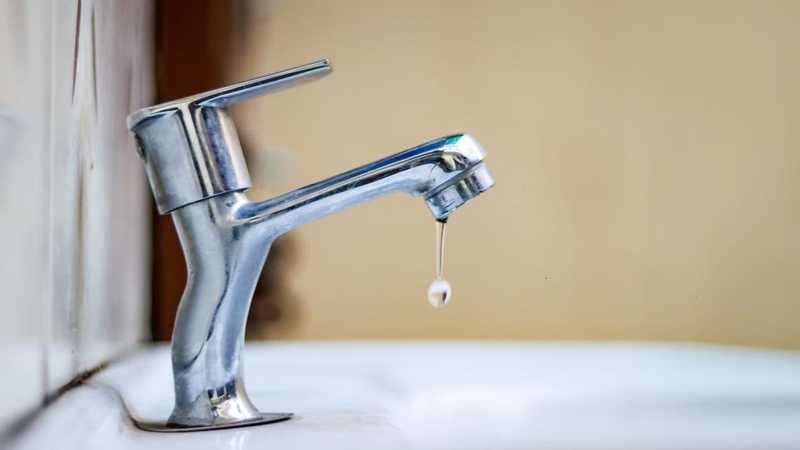 a faucet dripping